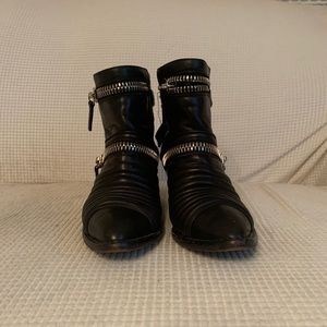 Giuseppe Zanotti Black Leather ankle booties